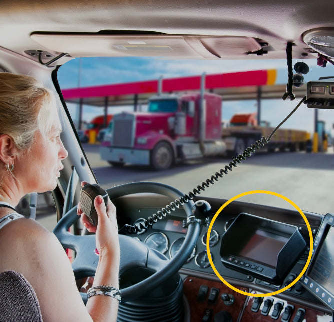 Top Dawg 1 to 4 Camera System with Built-In Battery & Magnet & 7" LCD Monitor!